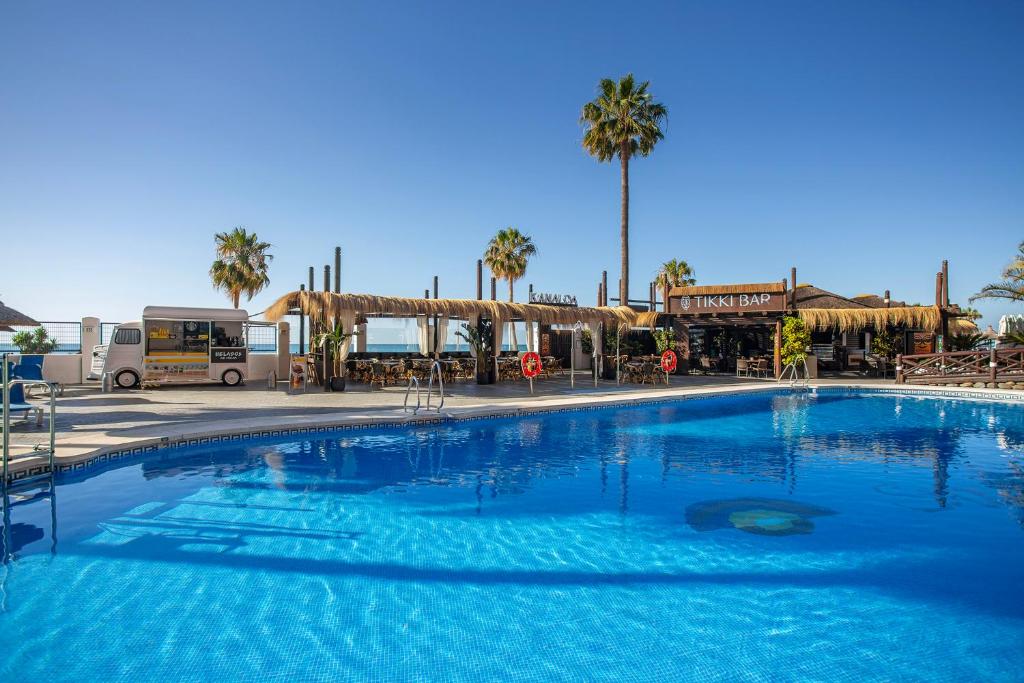 Sunset Beach Club Hotel Apartments — Swimming pool in Benalmadena, Andalusia