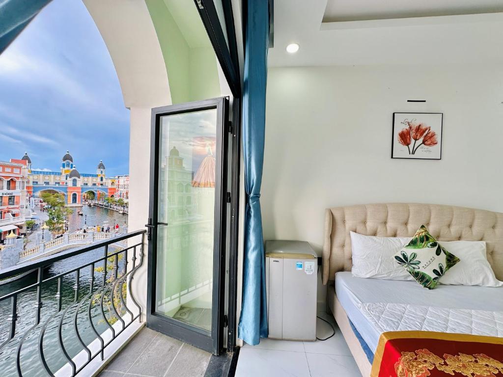 Local Spa Mini Hotel Grand World River View Local Spa Mini Hotel Grand World River View