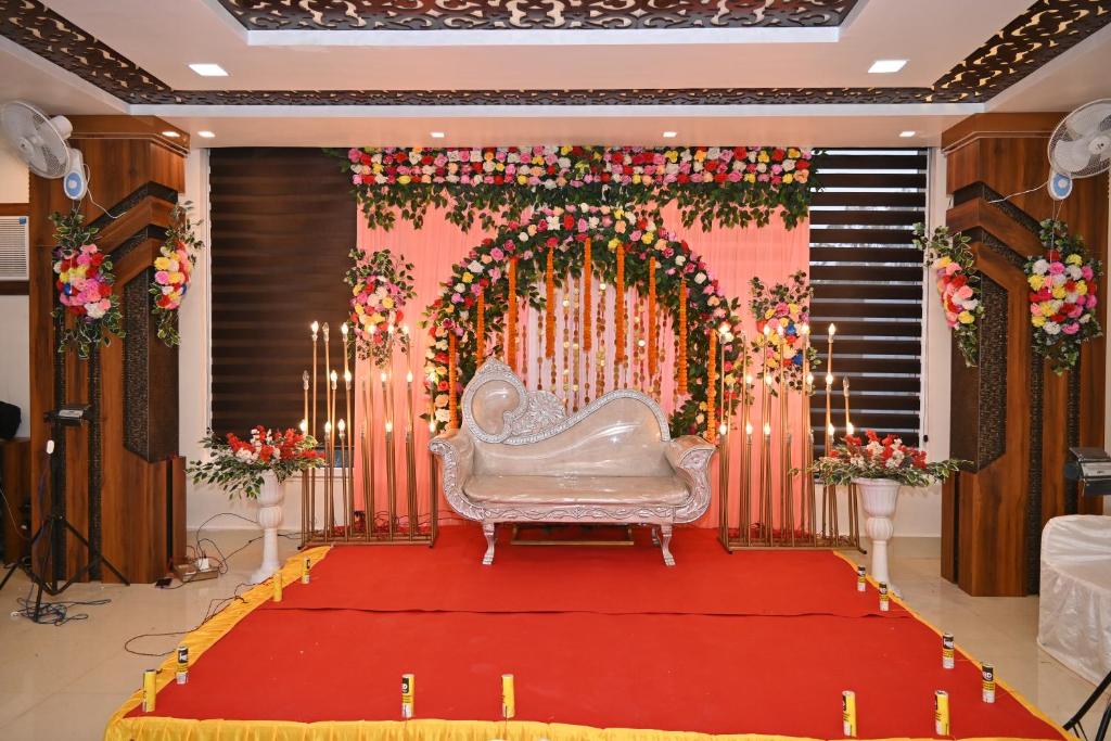 3. HOTEL MA..