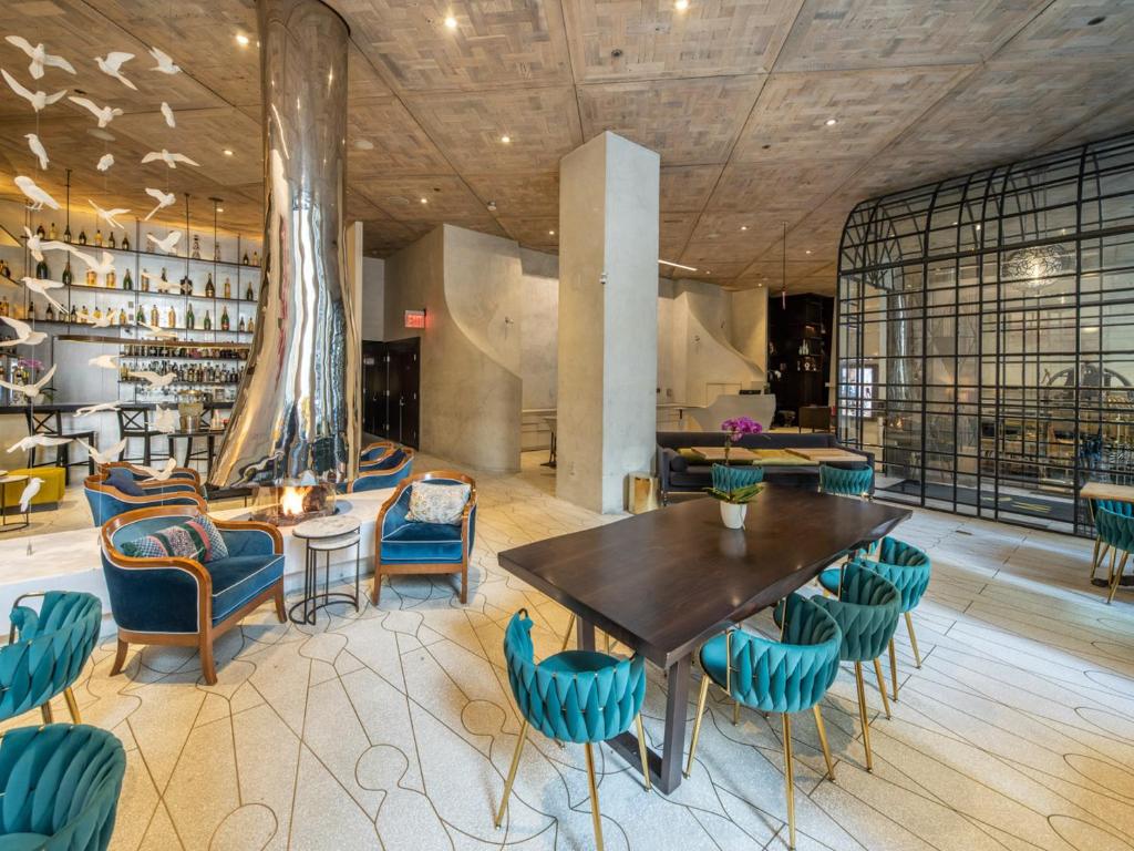 Bar/lounge