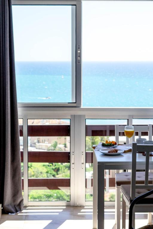 Hermoso estudio vistas al mar - 5