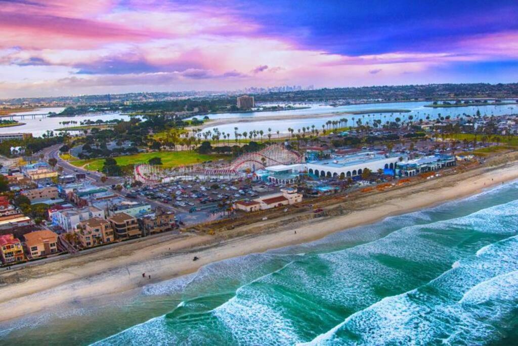 Ocean Front, Steps Mission Beach, Bay, Remodeled, Mission Beach Jamaica FLAT, San Diego