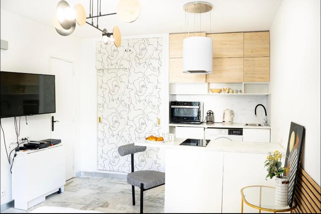 Majestic Apartment - 3