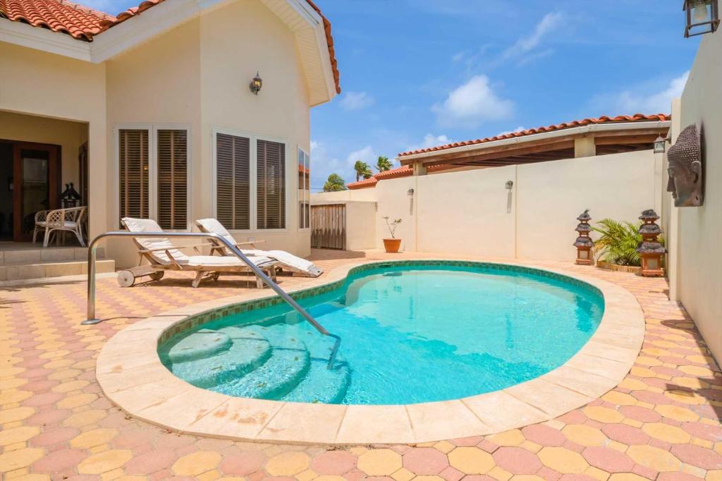 OJ88 - Private Villa with pool - 5 min from Palm Beach - 4BR house, Palm-Eagle Beach