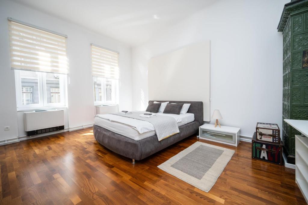 Design 2BDR Apartment - Main Street - 4