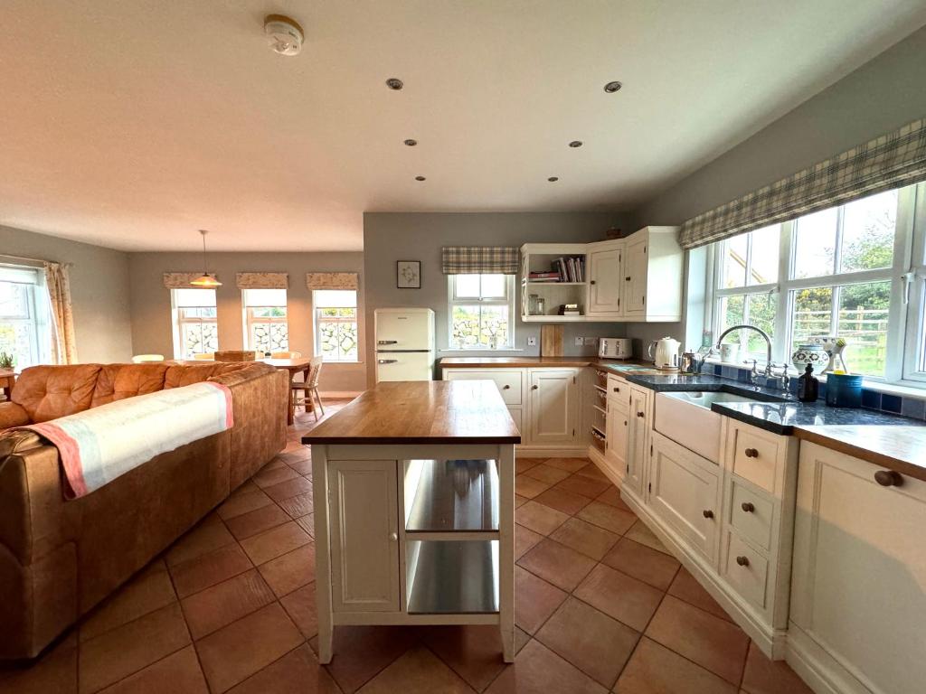Holly Tree Cottage, Annalong photo 6