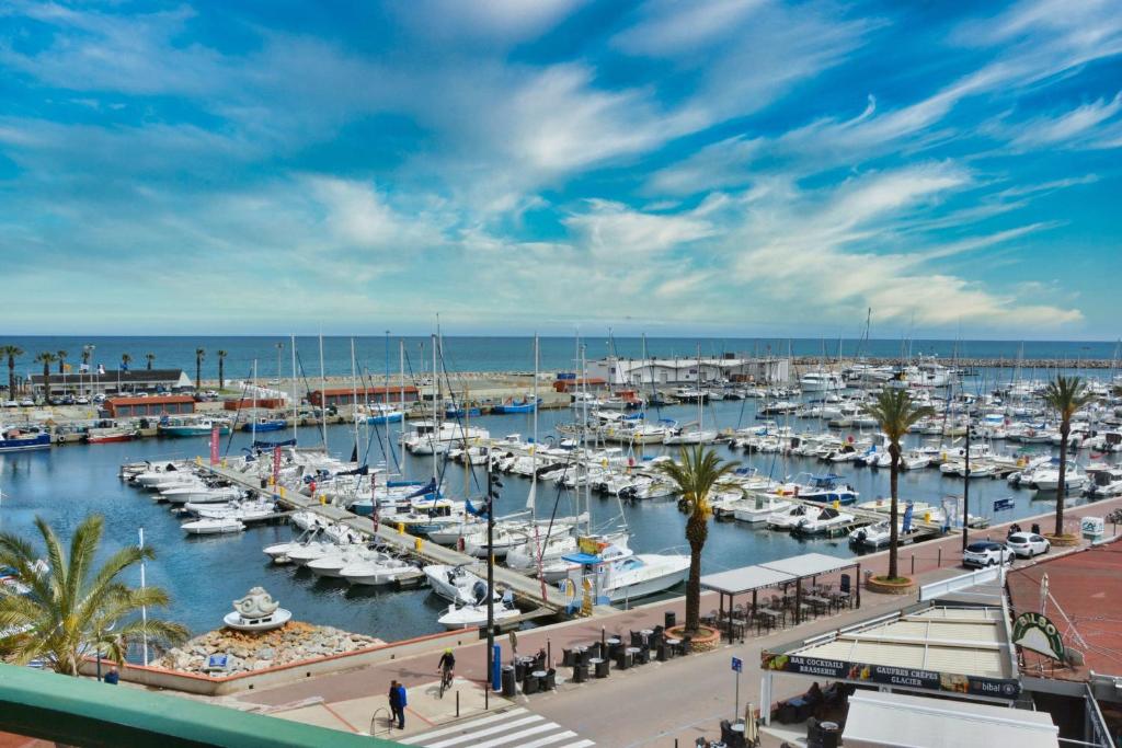 Lovely 51 m with harbour view - 1