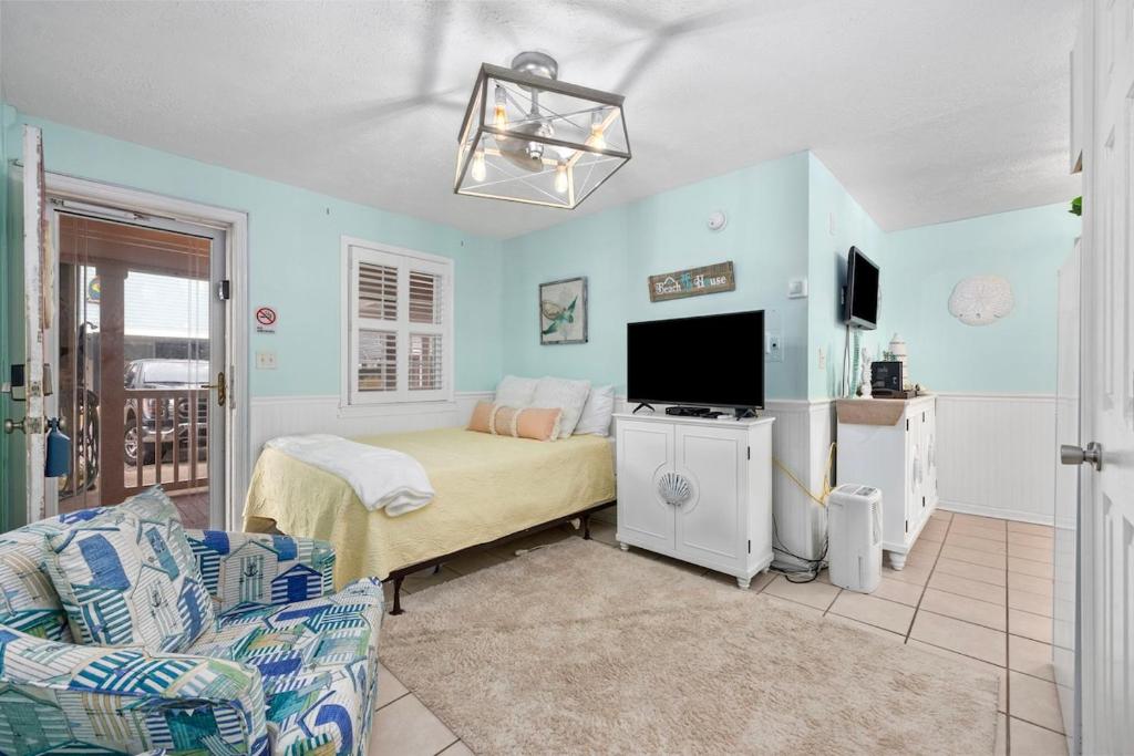 Cherry Grove efficiency just steps from the beach, Myrtle Beach