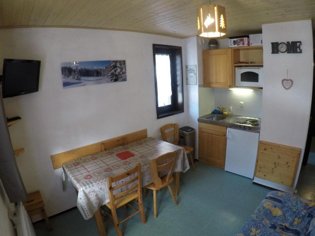 Studio 4 pers avec balcon, animaux et parking - FR-1-676-81 - 2