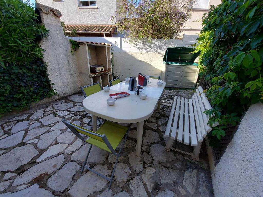 Maison climatisée rénovée 2 pièces, 2 cabines avec terrasses à 500m de la plage, parking inclus - 5