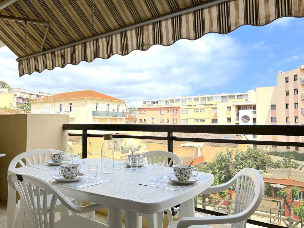 Appartement Climatisé 2 Pièces + Coin Nuit, Proche Plage et Commerces, 4 Couchages, Le Lavandou - FR-1-251-829 - 1
