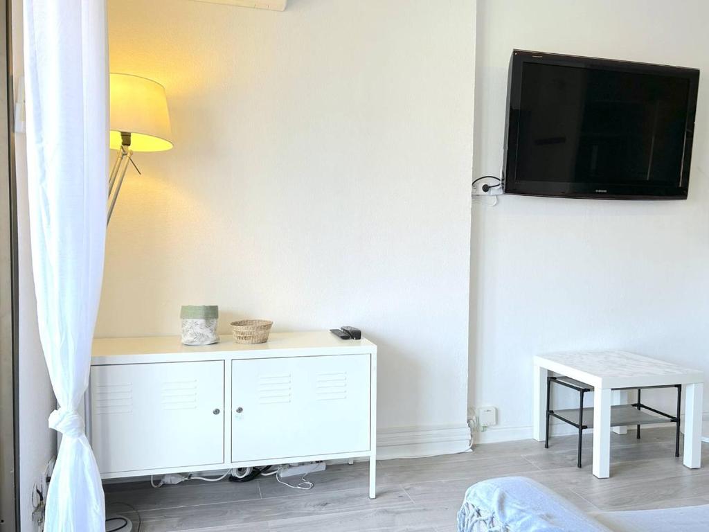 Appartement Climatisé 2 Pièces + Coin Nuit, Proche Plage et Commerces, 4 Couchages, Le Lavandou - FR-1-251-829 - 3