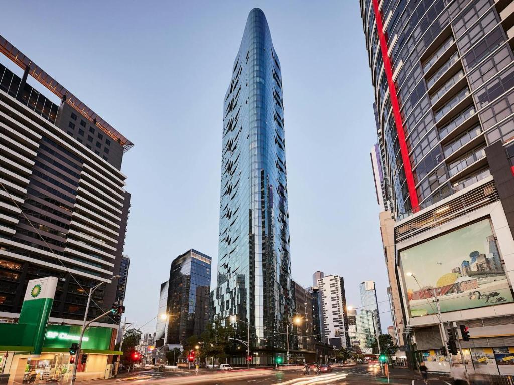 COMPLETE HOST Shadowplay Apartments, Melbourne