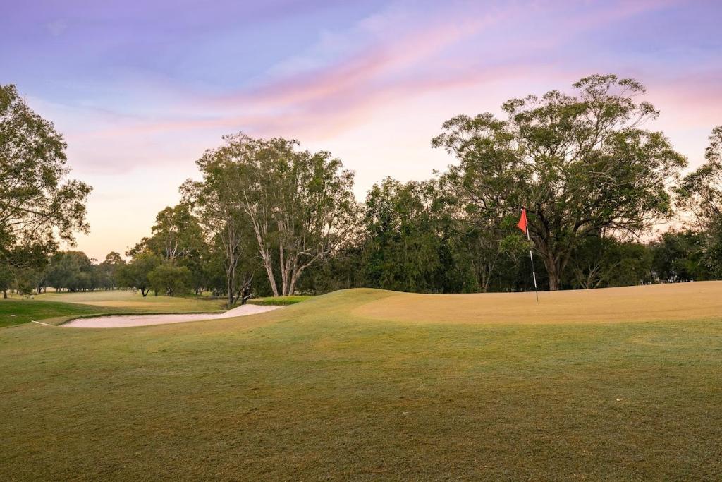 สนามกอล์ฟ (ในที่พัก)