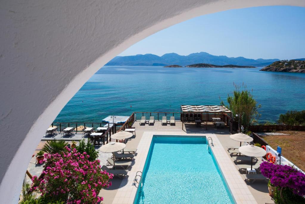 Havania Apartments — Basen in Elounda