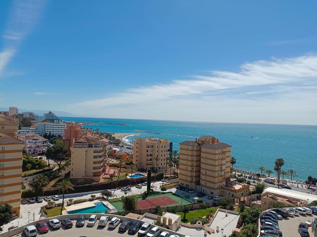 Benalbeach con vistas en primera linea de playa - 1