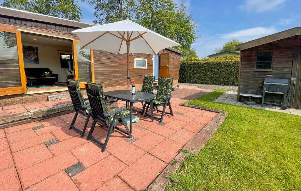 Pet Friendly Stacaravan In Tzummarum, Tzummarum