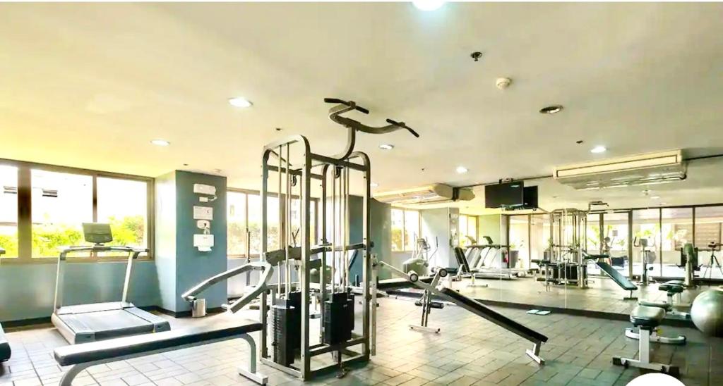 Standard room near greenbelt 1, Manila