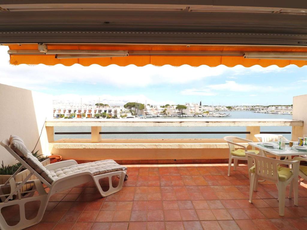 Marina 2 pièces avec terrasse et parking, animaux admis, proche plage - FR-1-307-260 - 2