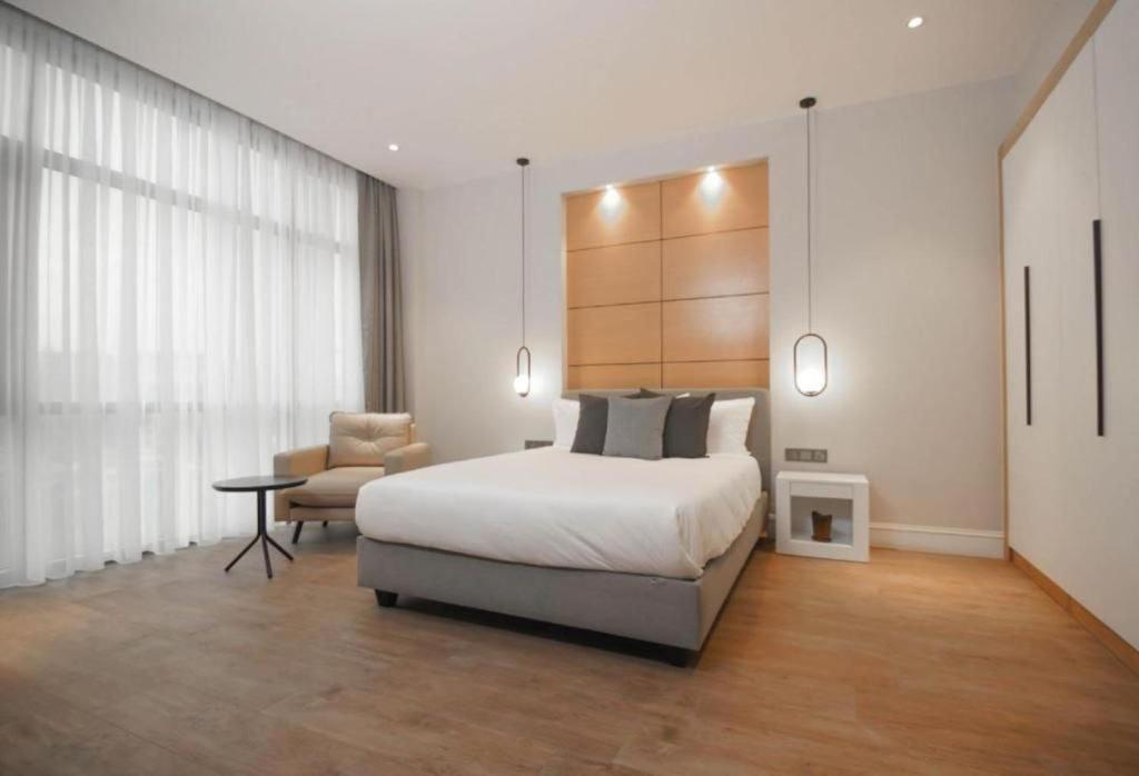 At CMC roundabout, Addis Abeba