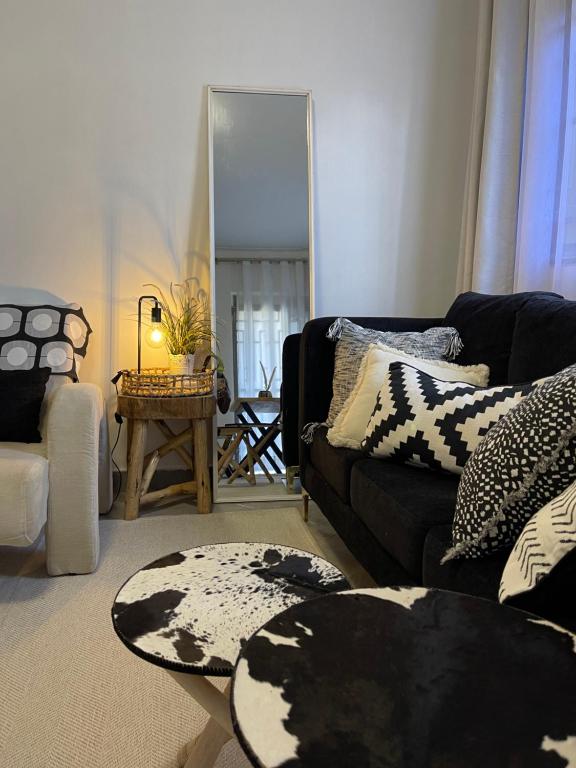 Pop’s Art Condo, Kampala