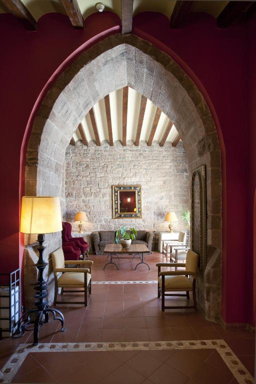 パラドール デ カルドナ (Parador de Cardona) 館内設備