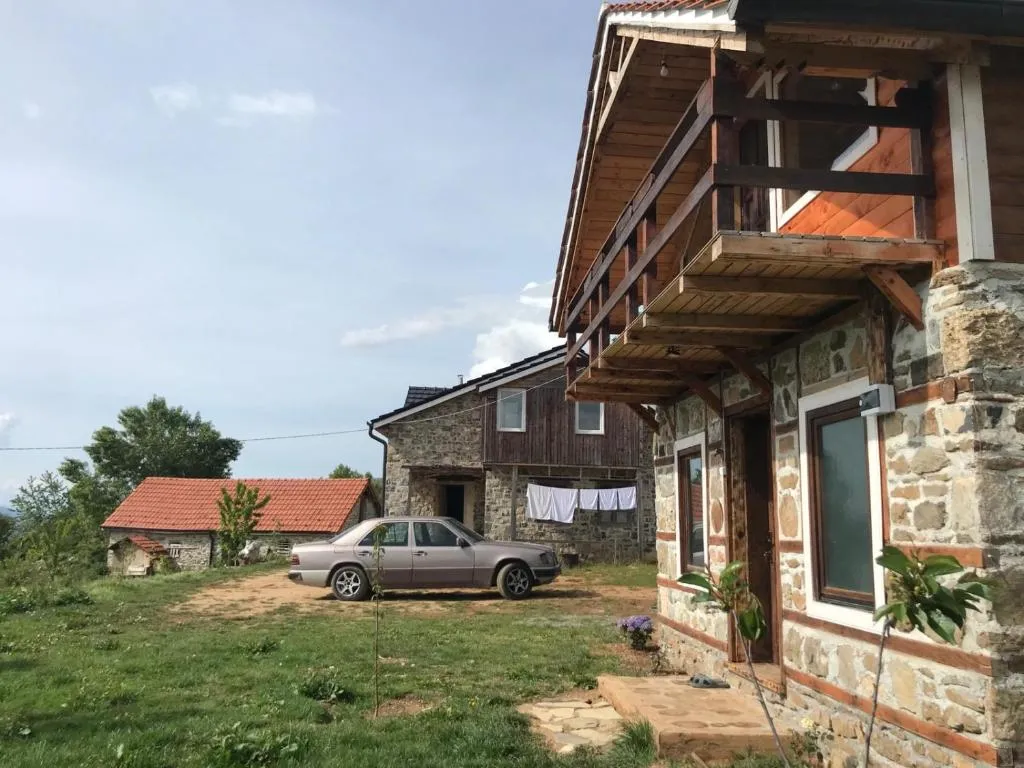 Shpia e Las Vol, hotel in Vasije