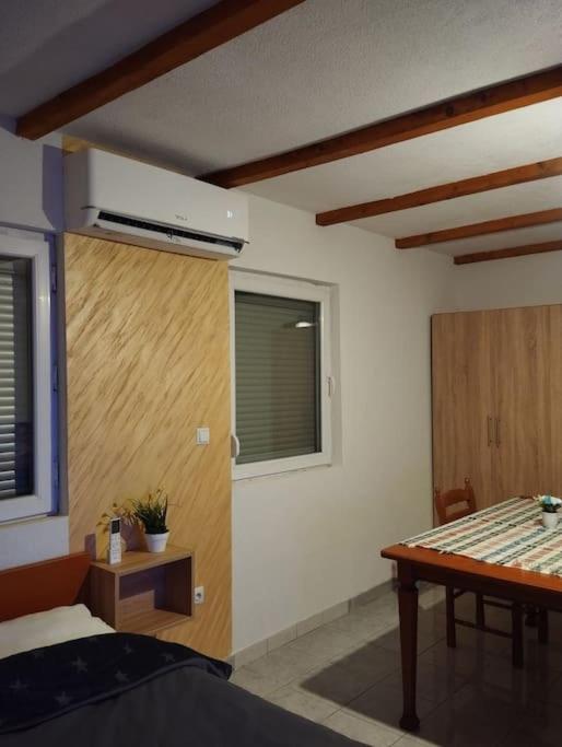 Vikend kuća Ada, Karanovac