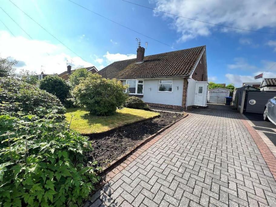 Alton Towers/Foxfield & Oak Barns/Peak District, Wetleyrocks