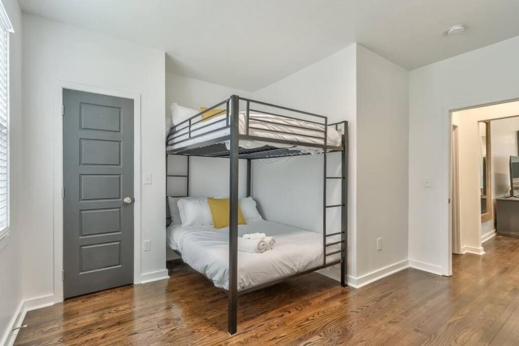 Up to 32 off Updated Midtown Bungalow Great Walkability, Kansas City, MO