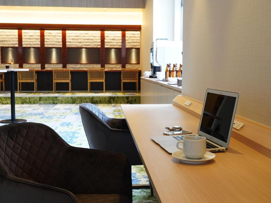 Highly rated by business travelers