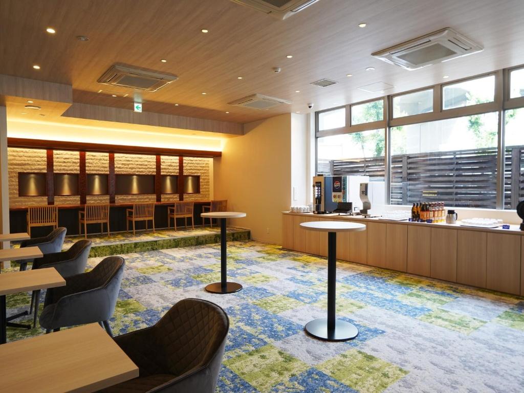 Shared lounge/TV area