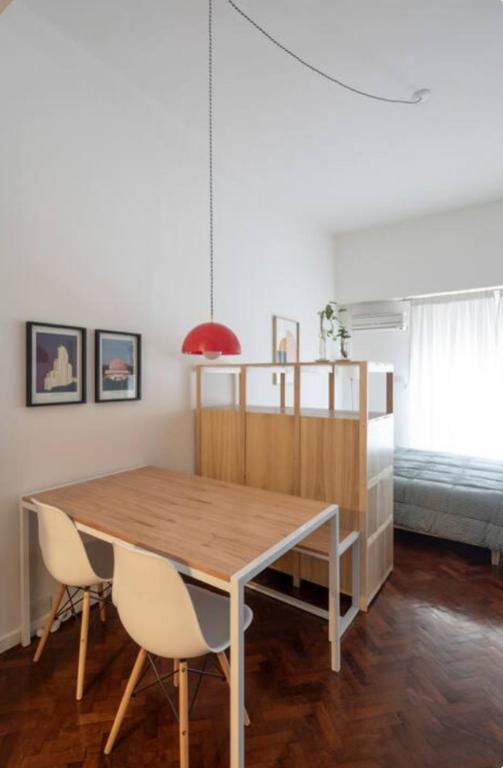 Departamento luminoso en el centro porteño - 1