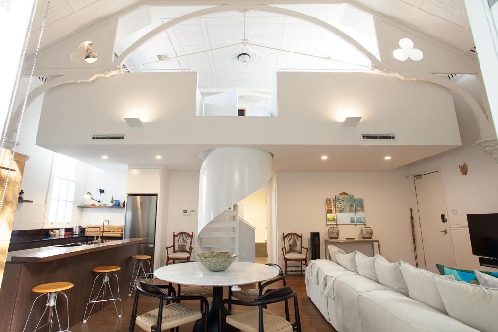 Mezzanine Magic, Bondi Junction, Sydney