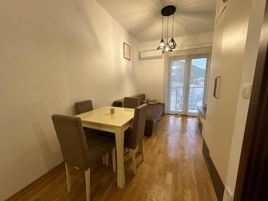 Jovana Apartments 2 - 3