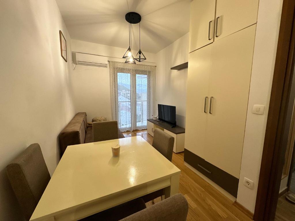 Jovana Apartments 2 - 5