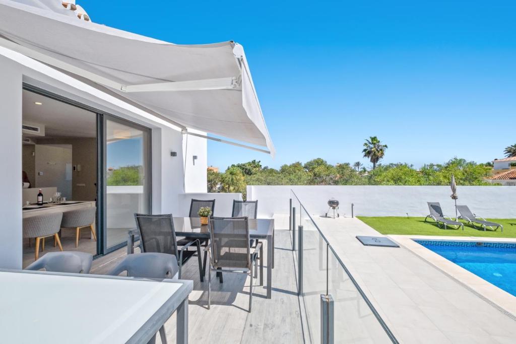 Amazing Villa in El Faro - 4