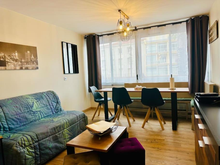 Fonctionnel - 2 chambres - bien situé à 300m de la Plage - Parking Privé de Juin à Sept, Canet-en-Roussillon