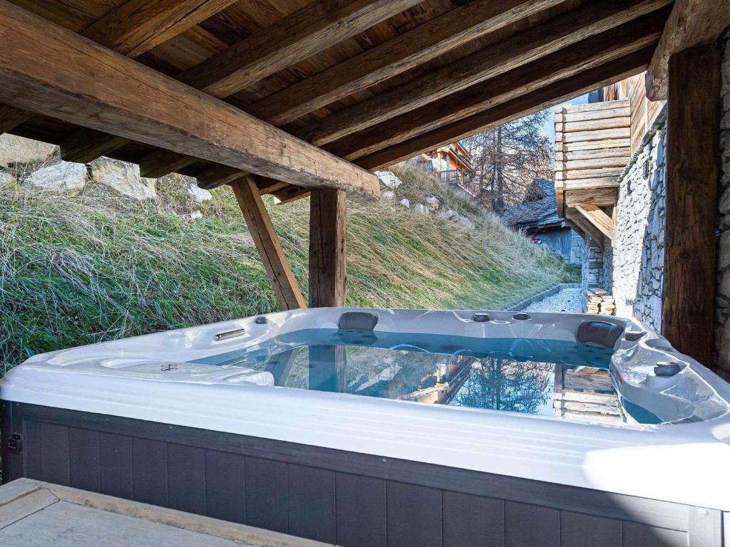 Appartement 95m², Sud-Est, Jacuzzi, Val d'Isère, 4 Suites, Parking, Animaux OK - FR-1-567-73 - 2