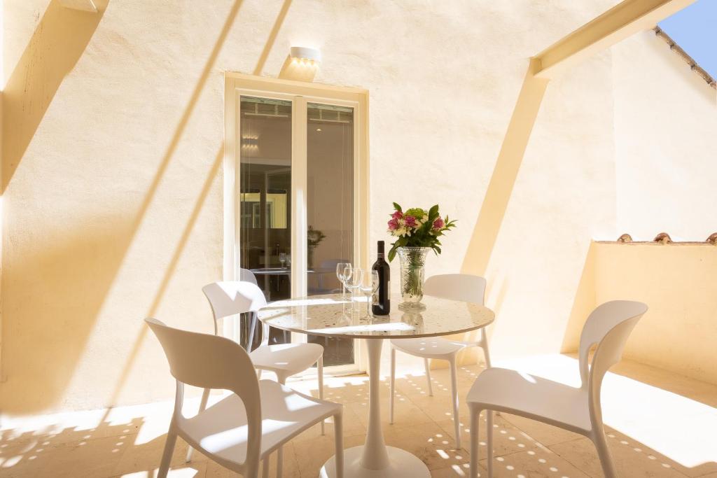 Balcony/terrace, Amazing Piazza Venezia Suites in Rome