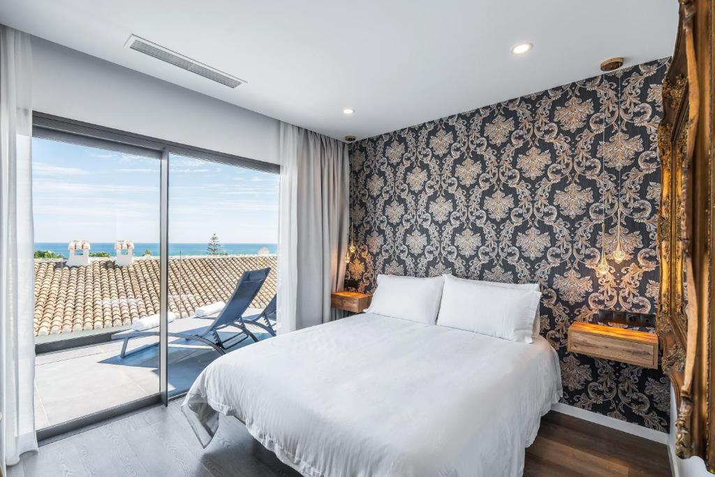The Orange House Boutique Hotel and Upstairs Rooftop Bar Center of La Cala de Mijas 100m from the Beach - 2