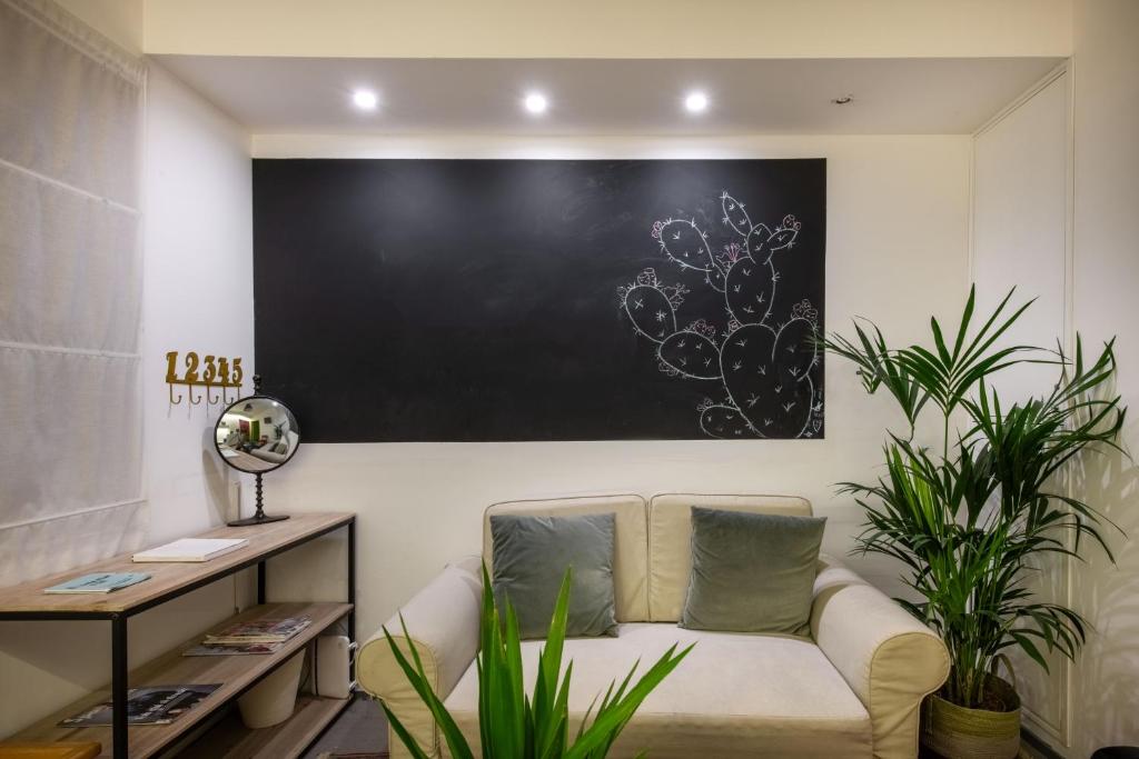 Shared lounge/TV area