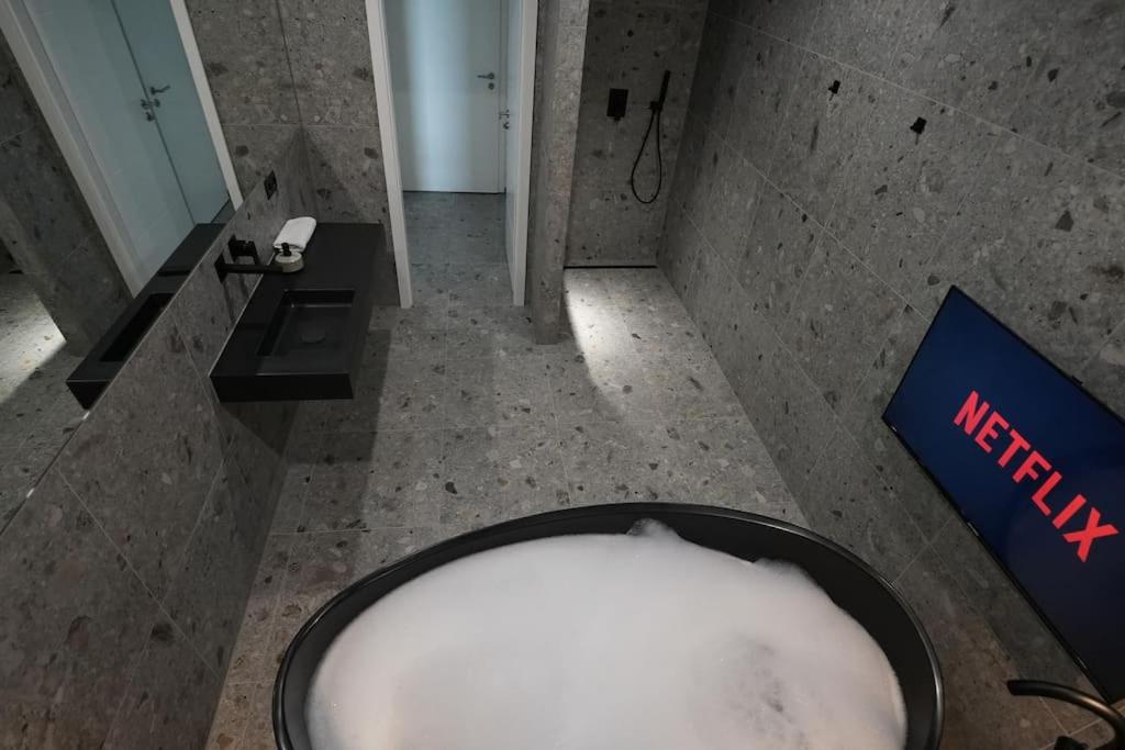 Luxusapartment mit Badewanne und Parkplatz - 4