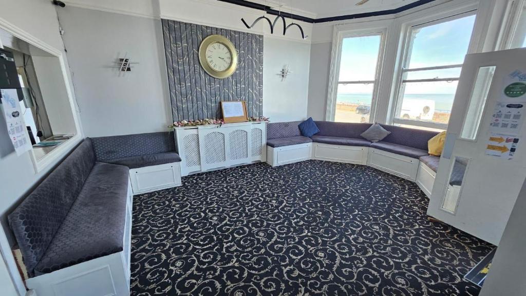 フロント・ロビー