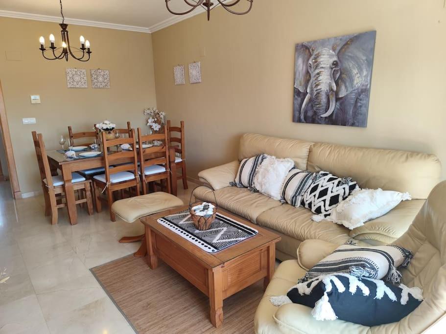 Penthouse Paradiso: 2BR Oasis in Casares del Sol - 5