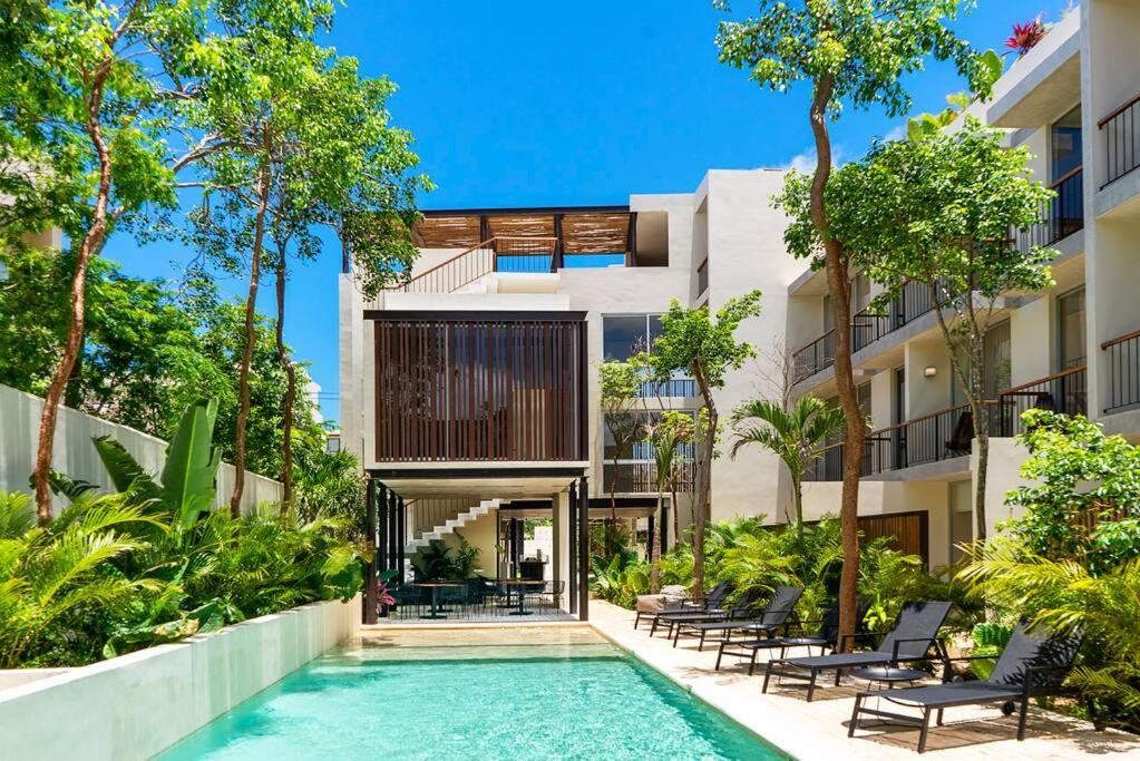 Modern 2BR First Floor Condo with Pool Access La Veleta, Tulum
