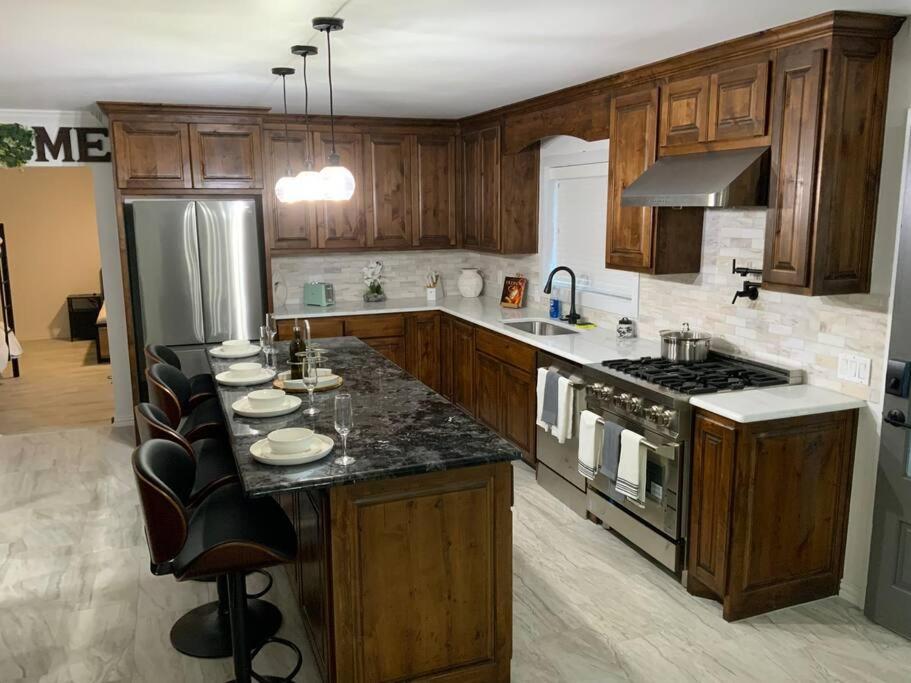 The Lilliane, Stephenville