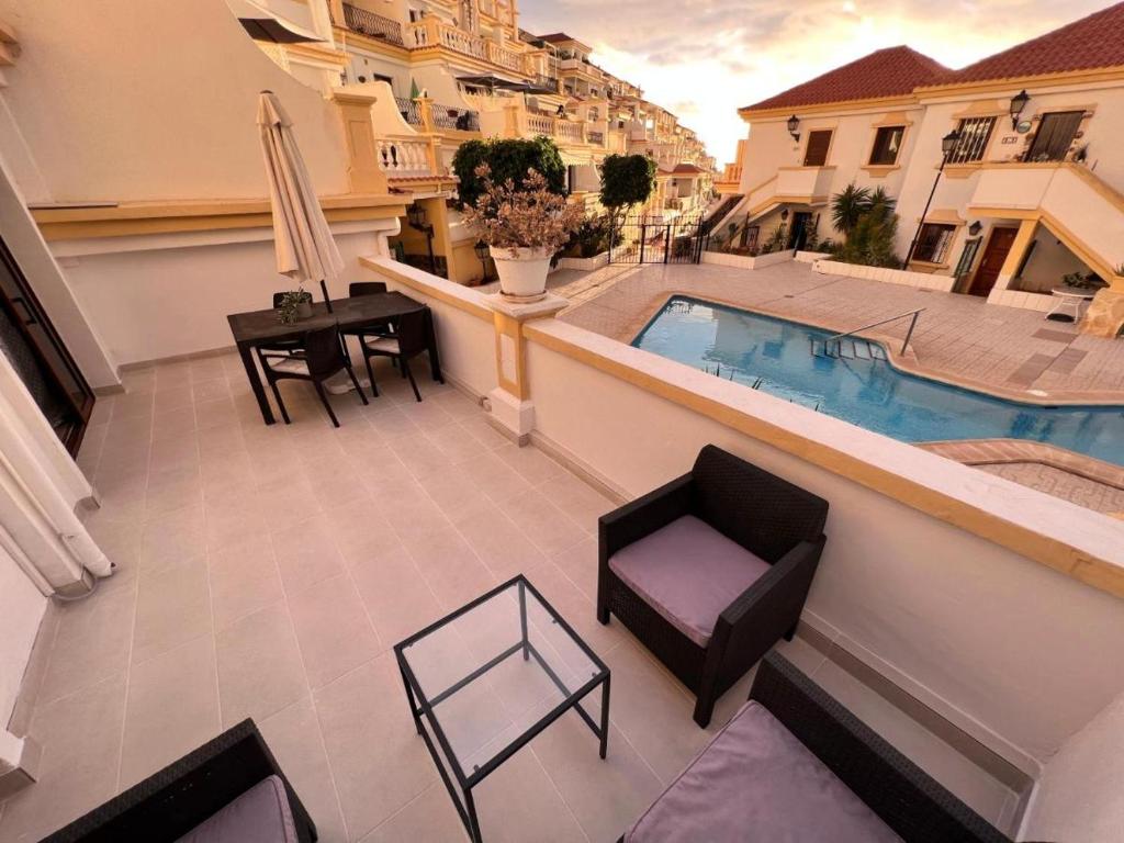 Holiday apartment with Terrace and pools in Costa Adeje - 3