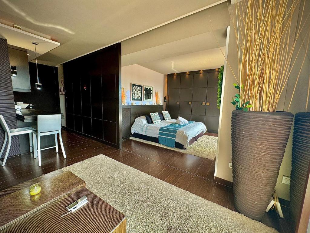 Apartamento con vistas al mar en Nueva Andalucía Marbella - 1