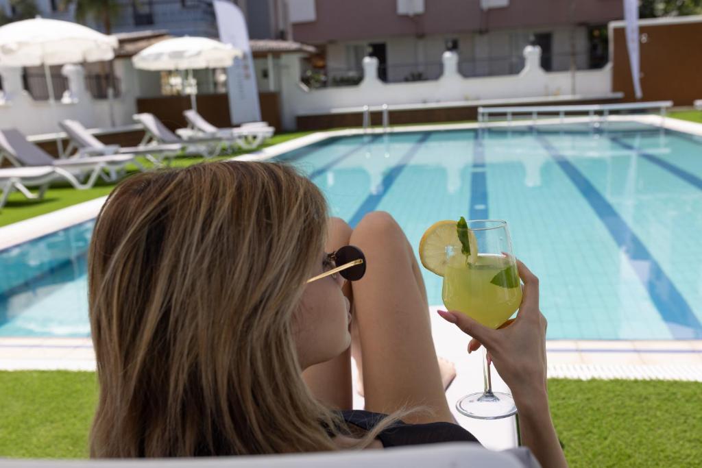 Three Points Hotel — Swimming pool in Beldibi